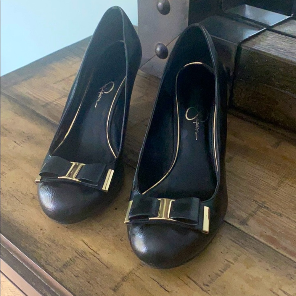 Jessica Simpson black wedges